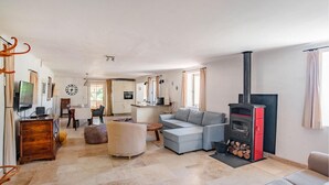 TV, ping pong - Beautiful home in Fayence (Fayence)