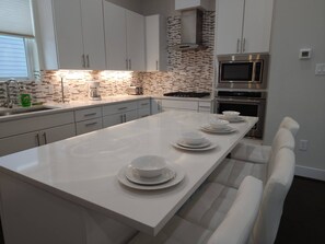 House, 3 Bedrooms, Balcony, City View | Private kitchen - "modern 3bed Townhome. Near Nrg" (Houston)