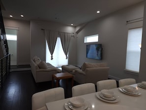 Casa, 3 habitaciones, balcón, vistas a la ciudad | Restauración