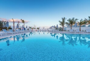 Unclassified image, 5 of 40, button - Blue Lagoon Ocean (Kos)
