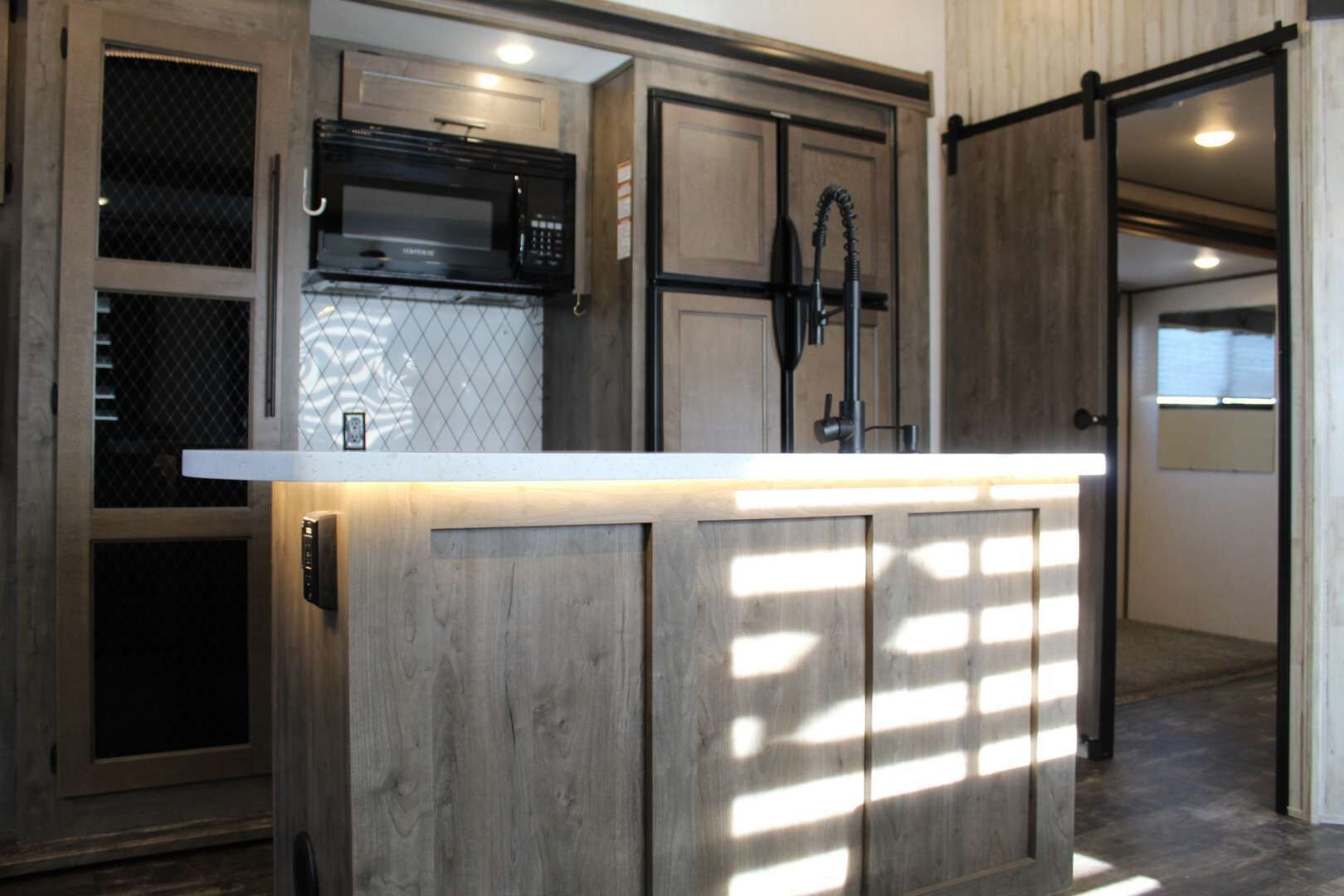 Beautiful 2 Bdrm with a bed loft and washer/dryer. 
Lots of space and extras!