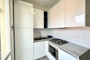 Microondas y lavavajillas 