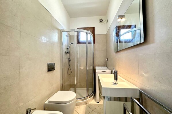 Imagen sin descripción, 1 de 8, botón