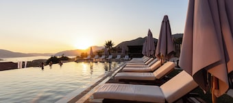 Royal Blue Resort & Residence