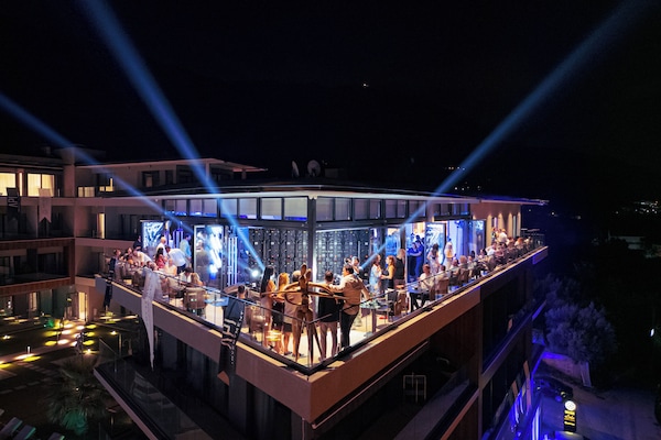 Serviço de café da manhã, vistas para a piscina