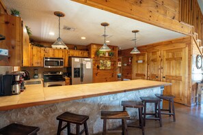 Fridge, microwave, oven, stovetop - Great Vacation home with Pool and Cantina (Concan)