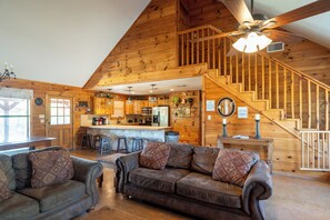 TV - Great Vacation home with Pool and Cantina (Concan)