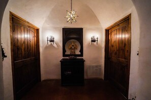 Interior - Private Pool, Outdoor Fireplace and beautifully furnished (Concan)