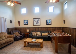 Games room - Spacious home located in Mountain Valley (Concan)