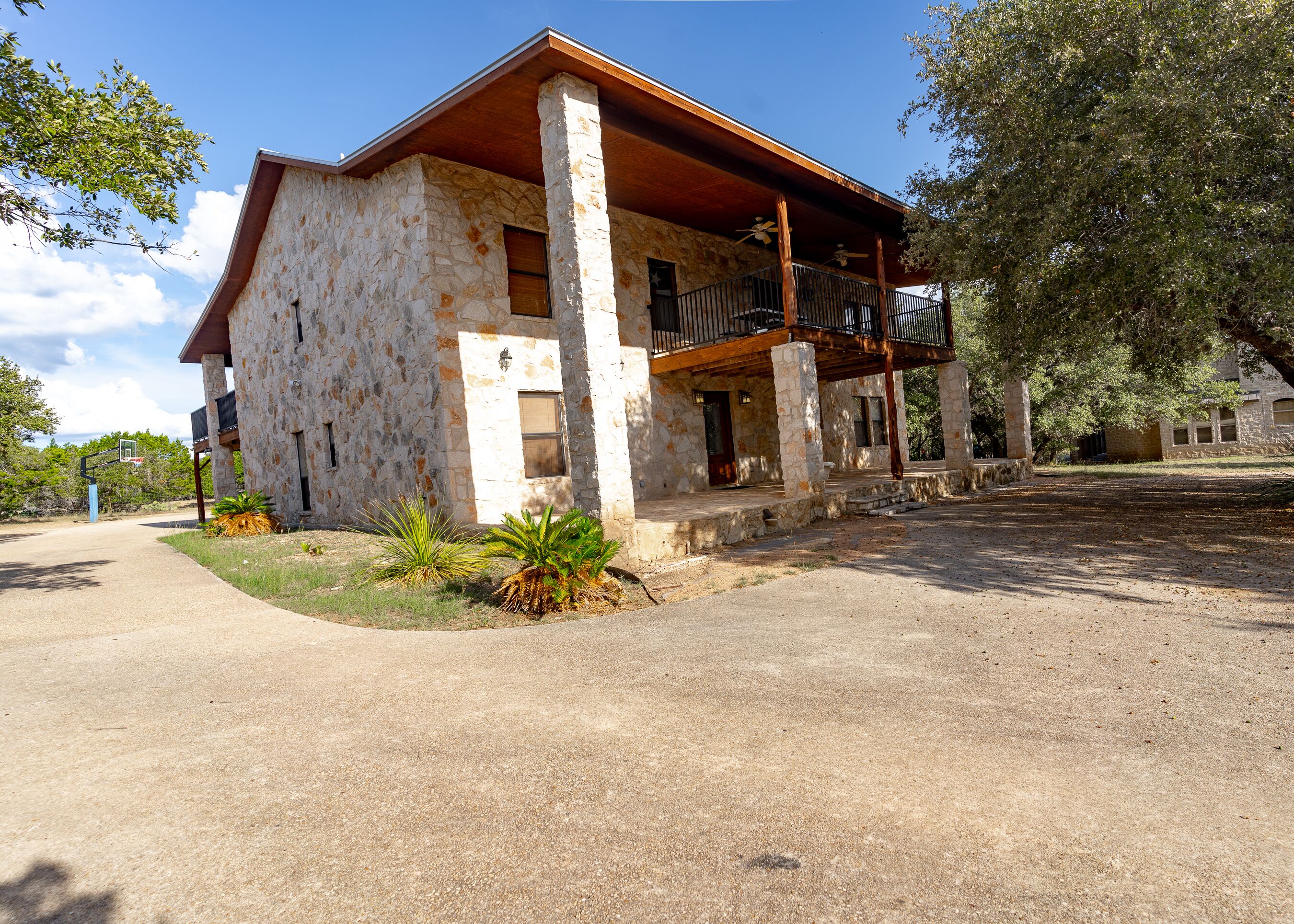 Large Lodge located in Mountain Valley