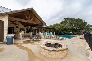 Pool - Beautiful Vacation Home with GREAT amenities (Concan)