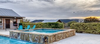 Large Vacation Home with great amenities