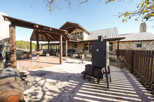Vacation Home In Mountain Valley