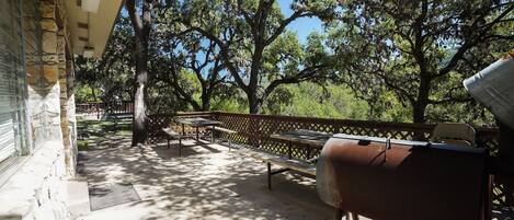 屋外ダイニングエリア