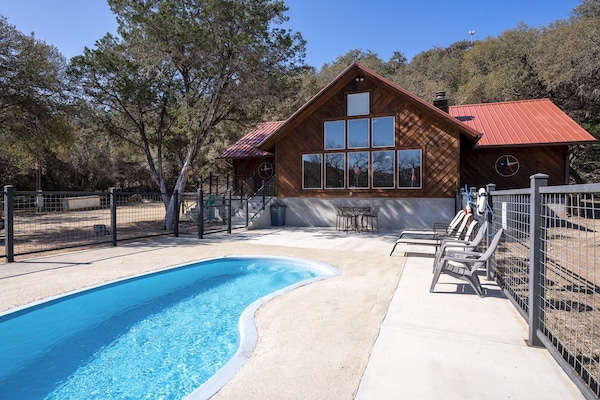 Een verwarmd zwembad