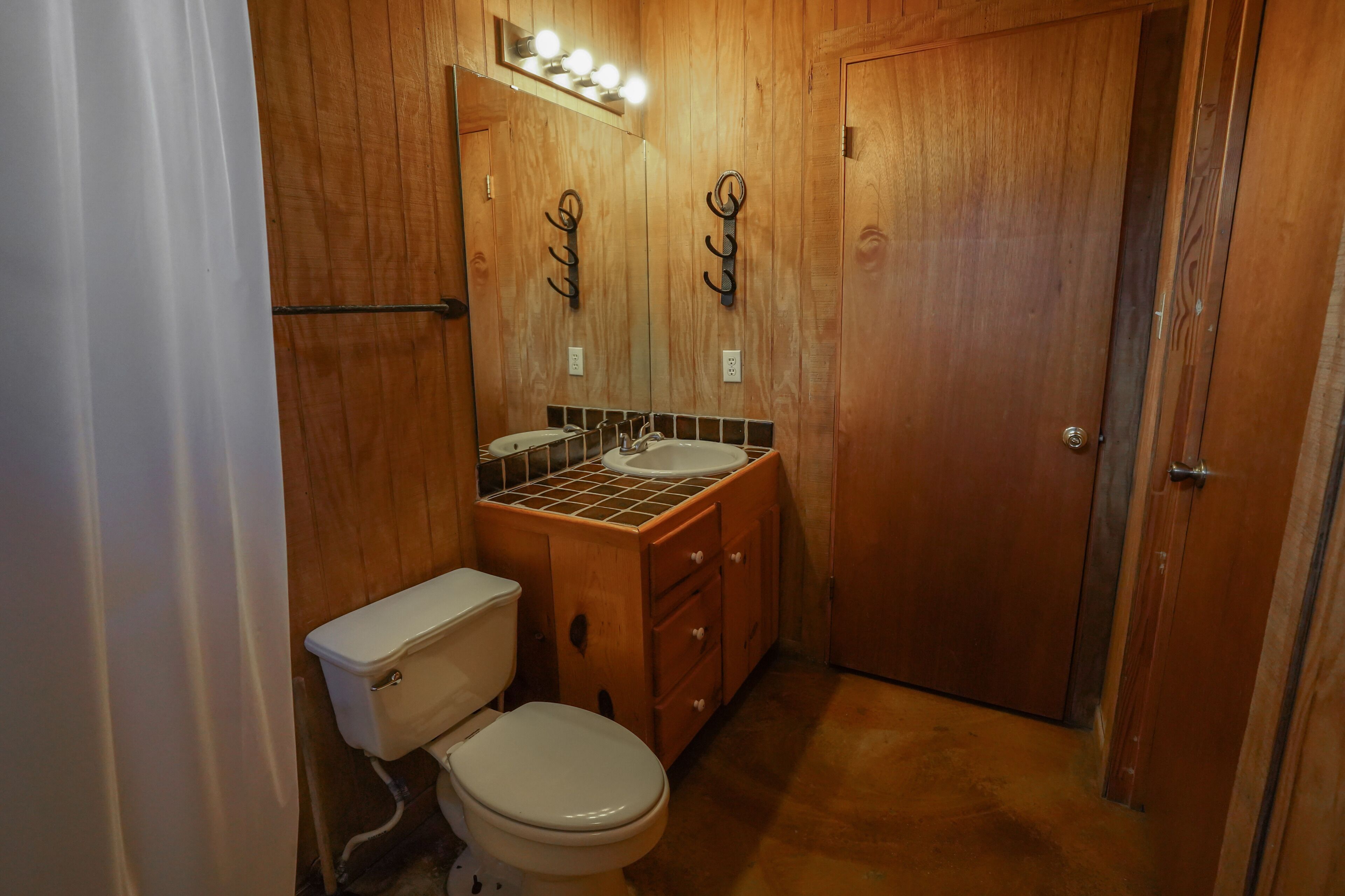 River Front cabin with access to shared pool!