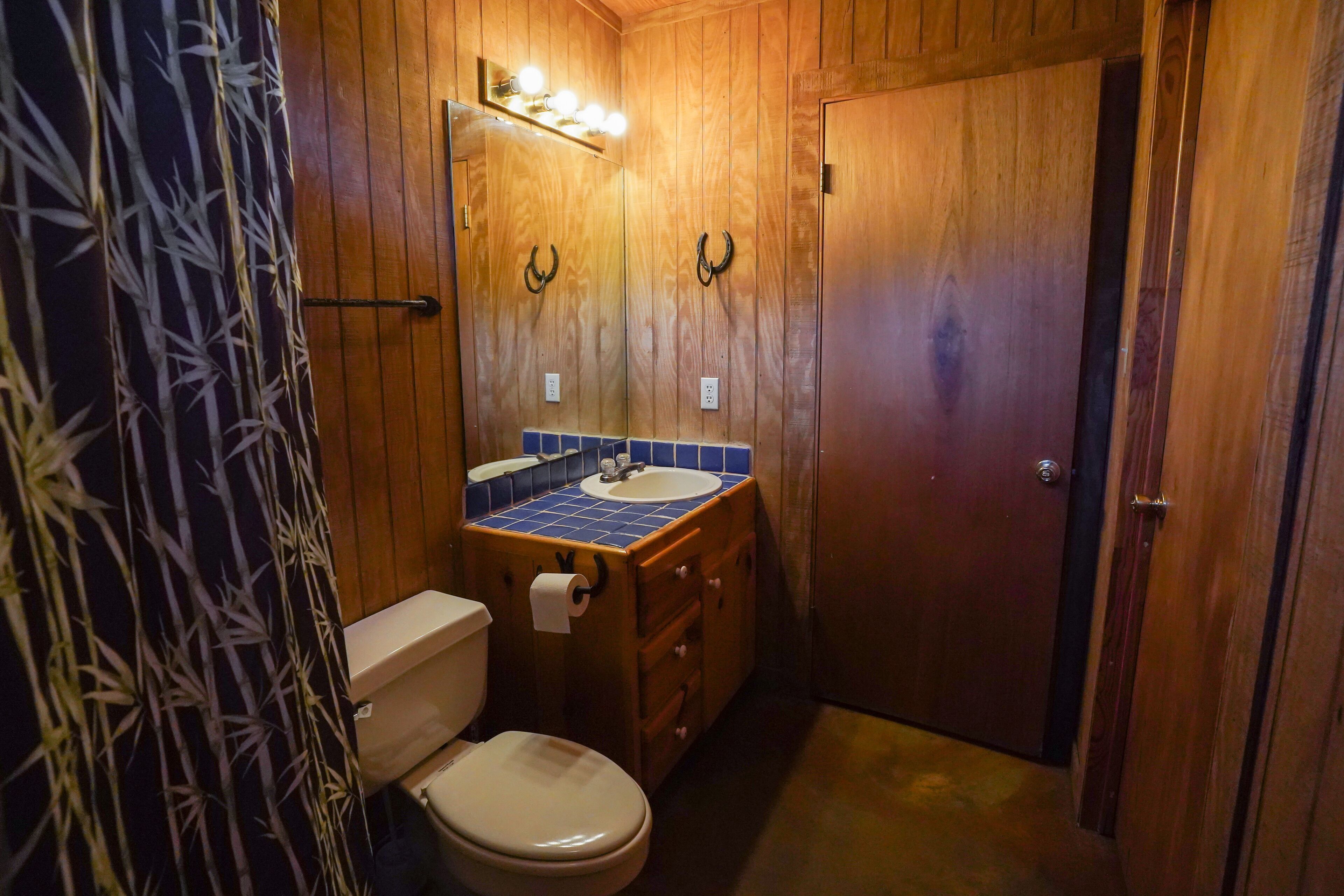 River Front cabin with access to shared pool!