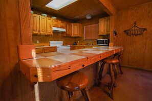 Fridge, microwave, oven, stovetop - River Front cabin with access to shared pool! (Concan)