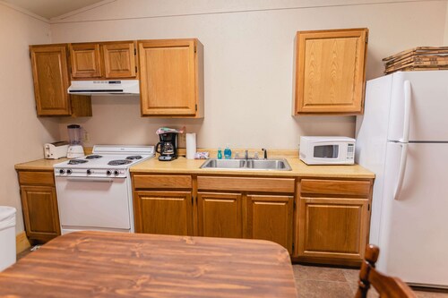 Frio Country Resort - Within walking distance to the Frio River!