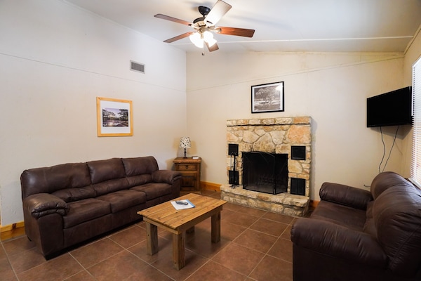 TV, fireplace