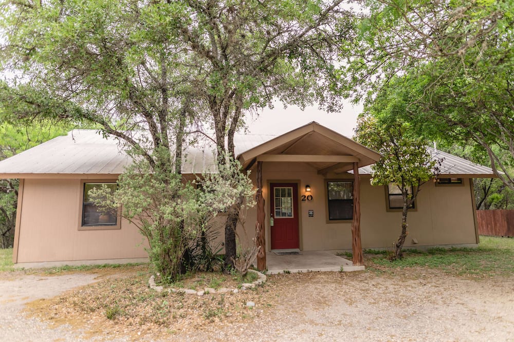 Frio River Airbnb & Cheap Cabin Rentals from 39 AirCabins