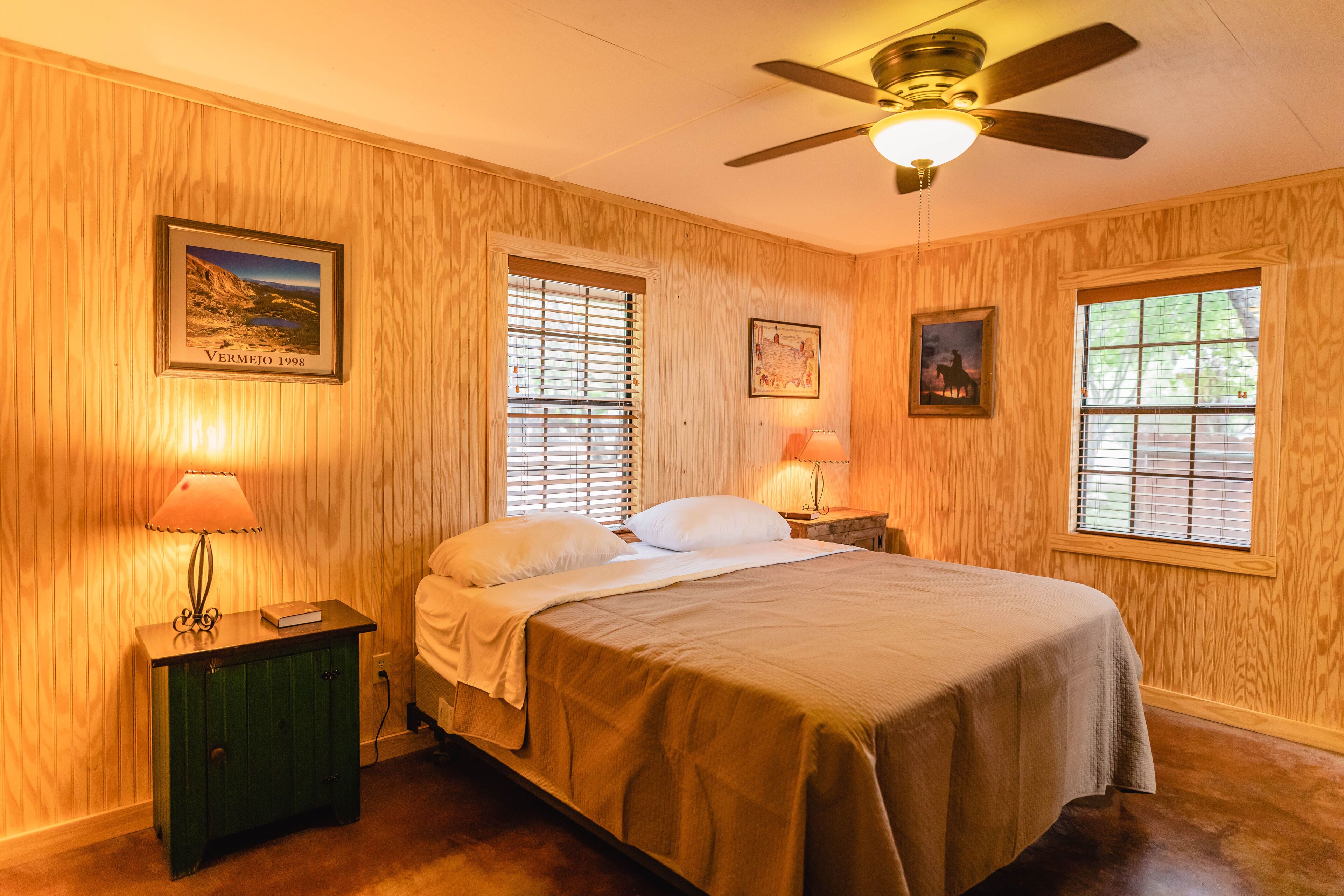 Frio Country Resort - Within walking Distance to River!