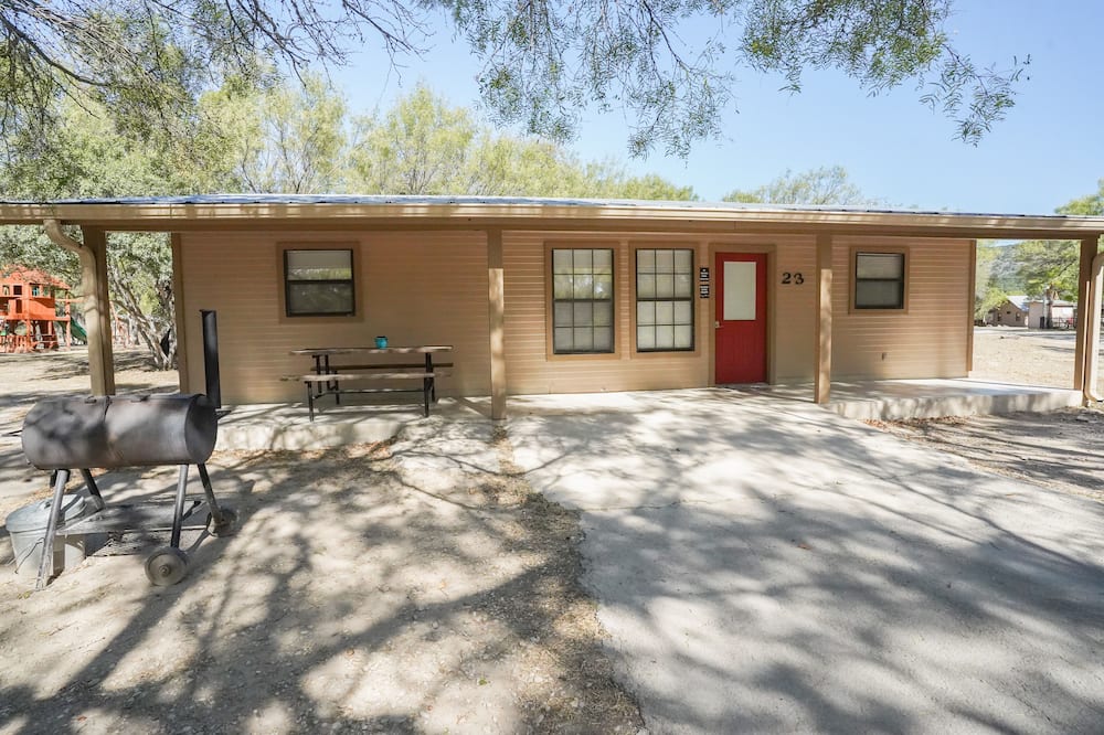 Frio River Airbnb & Cheap Cabin Rentals from 39 AirCabins
