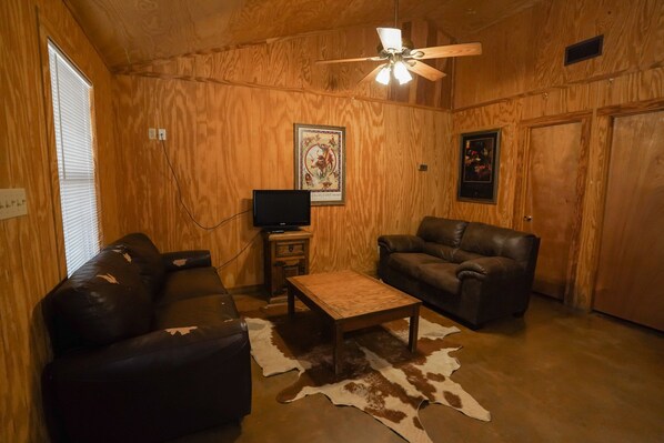 TV - Frio Country Resort - Within walking distance to the Frio River! (Concan)