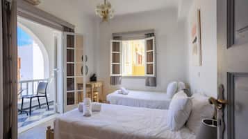 2 chambres, coffres-forts dans les chambres, fer et planche Ă  repasser