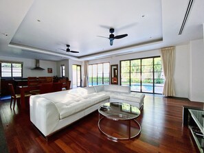 Villa, 2 Bedrooms, Smoking, Private Pool | Living area