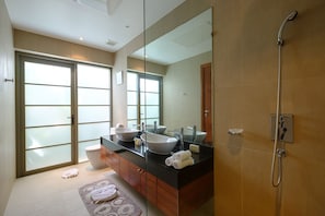 Villa, 2 Bedrooms, Smoking, Private Pool | Bathroom