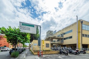 Exterior - GuestHost - Sant'Orsola Hospital Pizzardi White Apartment (Bologna)