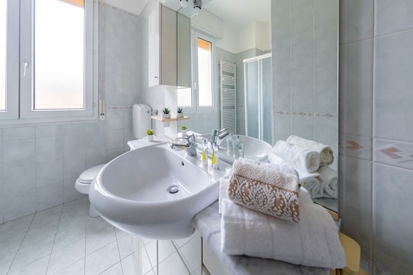 Regadera y bidet 