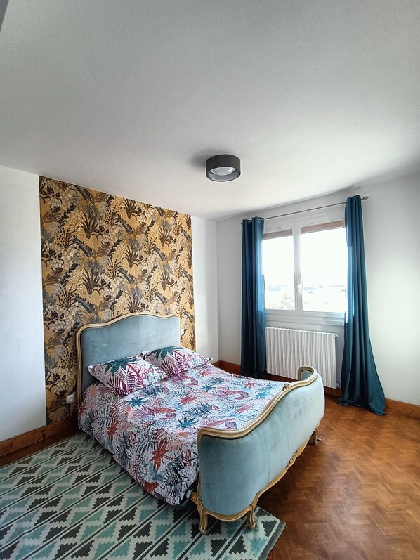 3 chambres, bureau, Wi-Fi, draps fournis