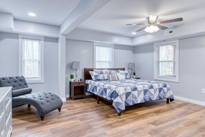 Chalet rustique, Plusieurs lits, patio, vue sur le fleuve | 4 chambres, accès au Wi-Fi (inclus), literie fournie