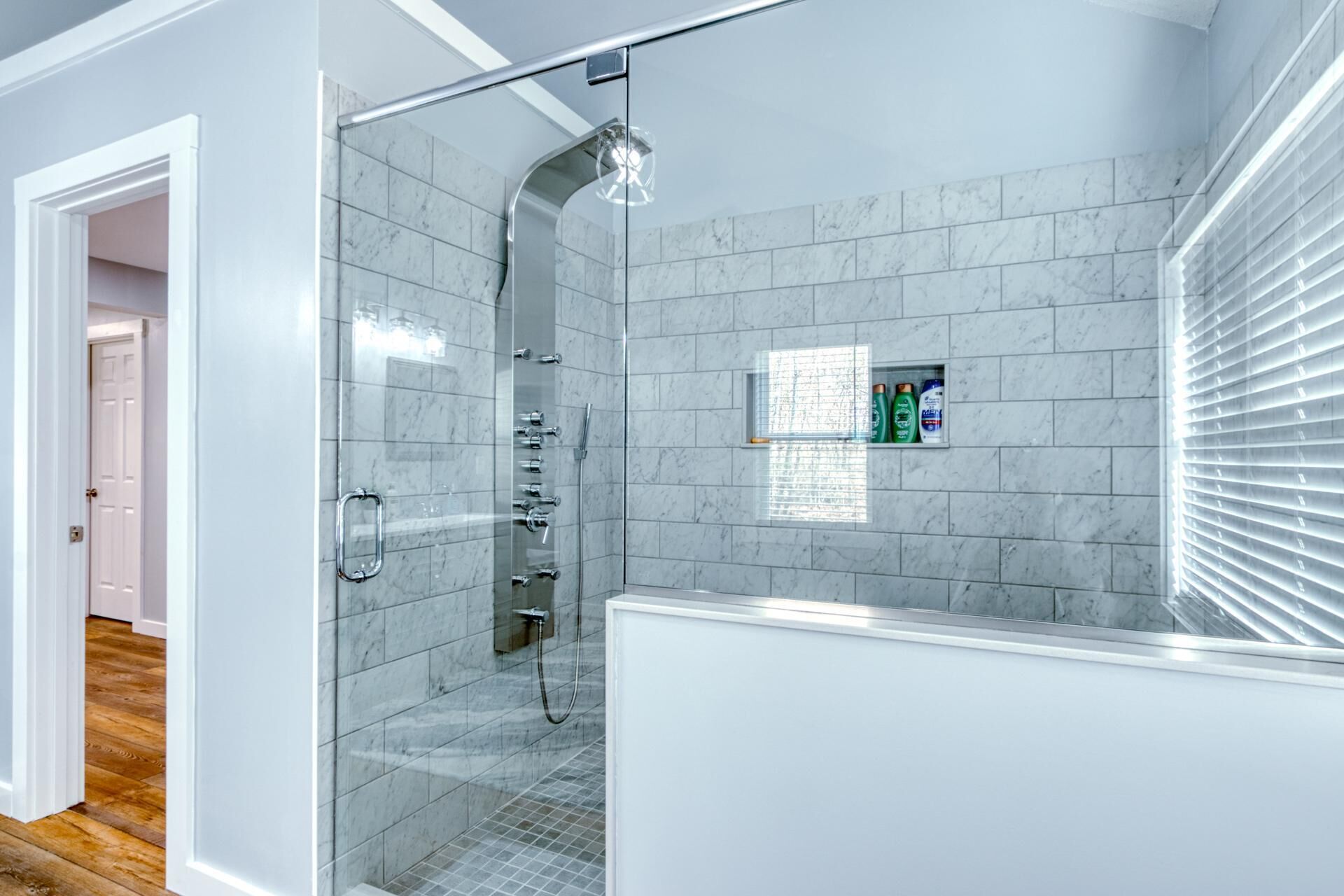 Cabin, Multiple Beds, Patio, River View | Bathroom | Towels, shampoo, toilet paper