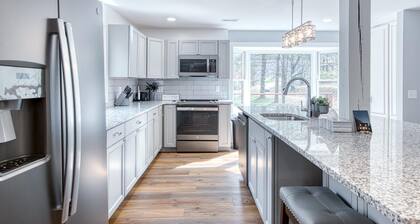 4BR Lodge on Wolf Creek – Fishing, Hiking, New River Fun & Hokie Weekends