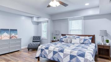 Kabin, Beberapa Tempat Tidur, patio, pemandangan sungai | 4 kamar tidur, Wi-Fi gratis, dan seprai linen