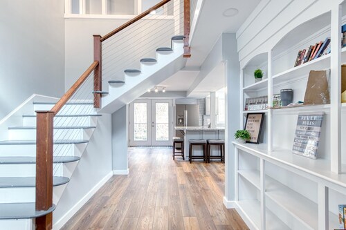 4BR Lodge on Wolf Creek – Fishing, Hiking, New River Fun & Hokie Weekends