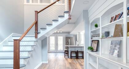 4BR Lodge on Wolf Creek – Fishing, Hiking, New River Fun & Hokie Weekends