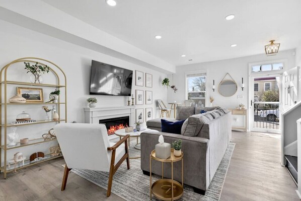 Televisión, chimenea