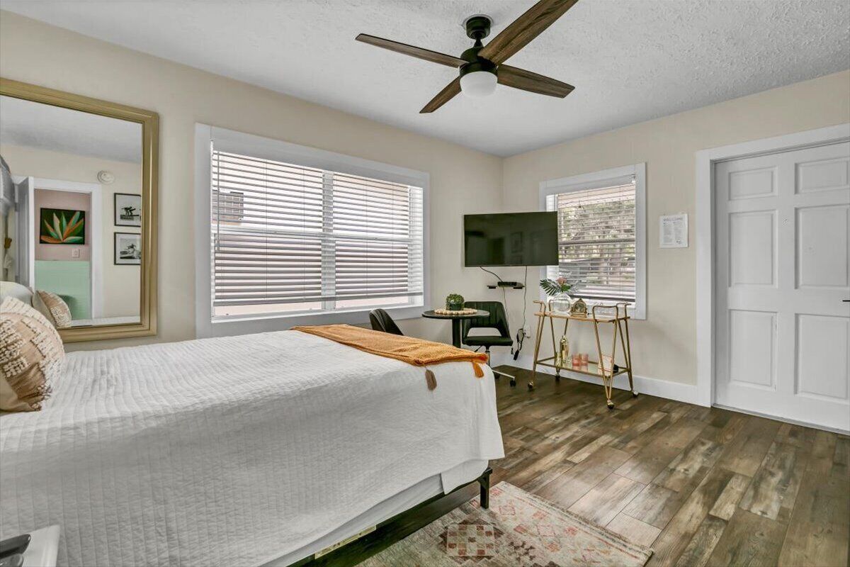 Iron/ironing board, travel cot, free WiFi, bed sheets