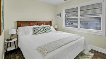 2 bedrooms, iron/ironing board, travel crib, free WiFi