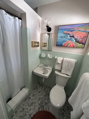 Dutxa, assecador de cabells i tovalloles