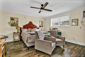 Tabla de planchar con plancha, cuna de viaje y wifi gratis 