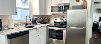 2 Queen Beds | Downtown Comfort & Cozy Charm
