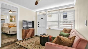 1 bedroom, iron/ironing board, travel cot, free WiFi