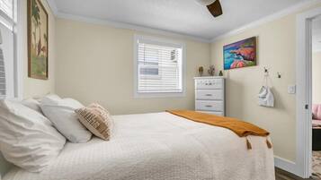 1 bedroom, iron/ironing board, travel cot, free WiFi