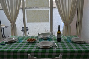 Villa, 2 camere da letto, fumatori, balcone | Sala da pranzo