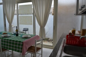 Villa, 2 camere da letto, fumatori, balcone | Sala da pranzo